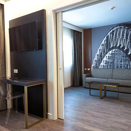 The Sydney 4*
