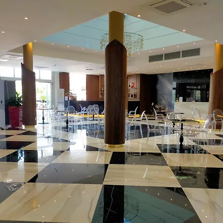 Hotel The Sydney 4*